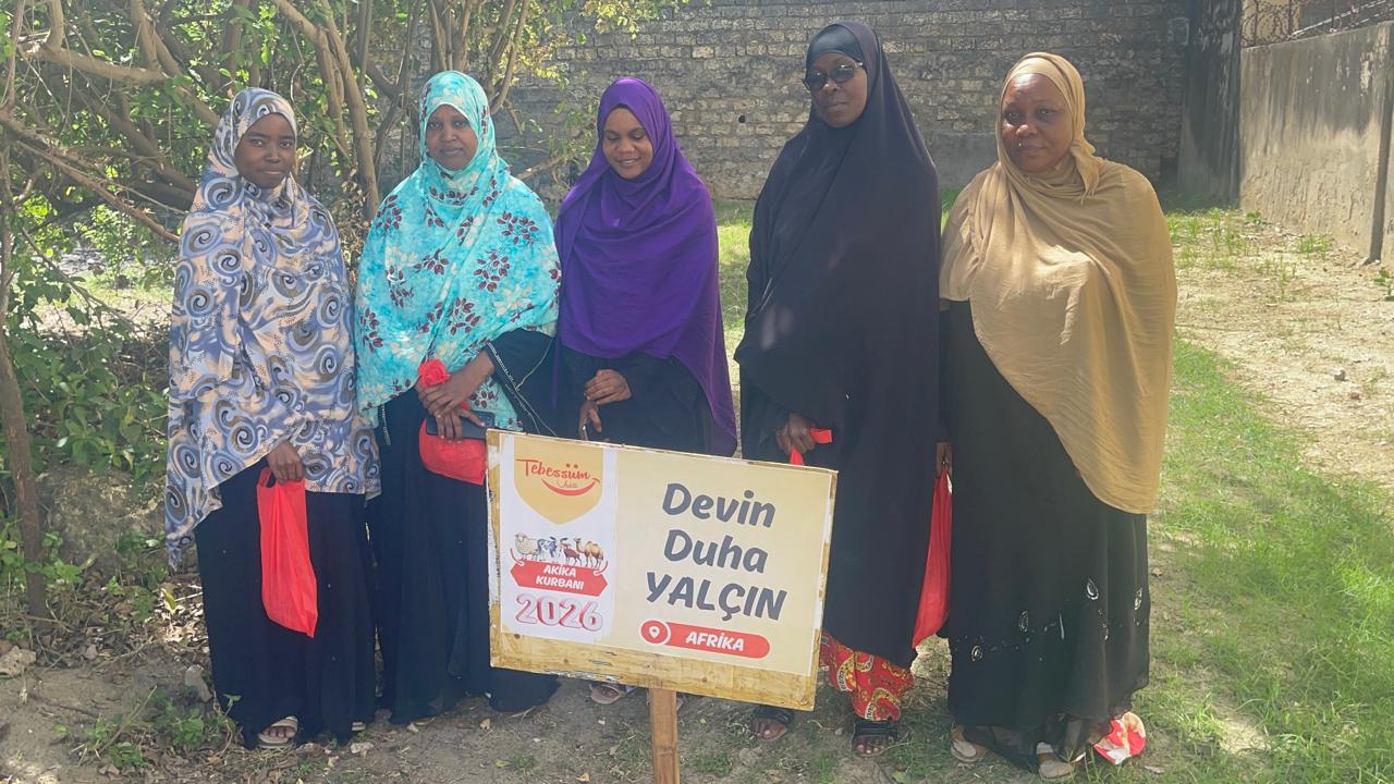 Sadaka Distribution of Meat in Barsheba (1)